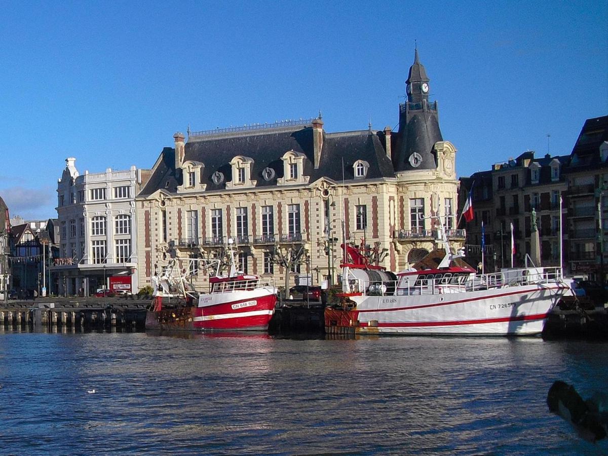 Les Parasols De Trouville Apartment Екстериор снимка